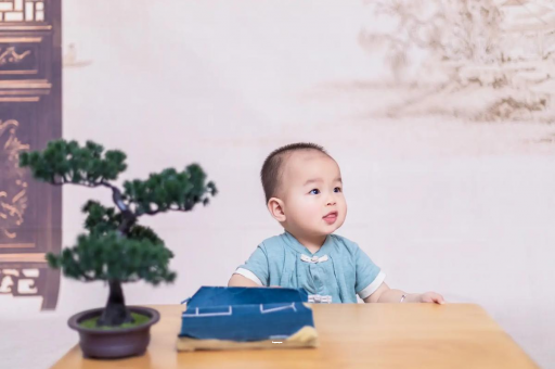 汉川三个月宝宝抬头不稳